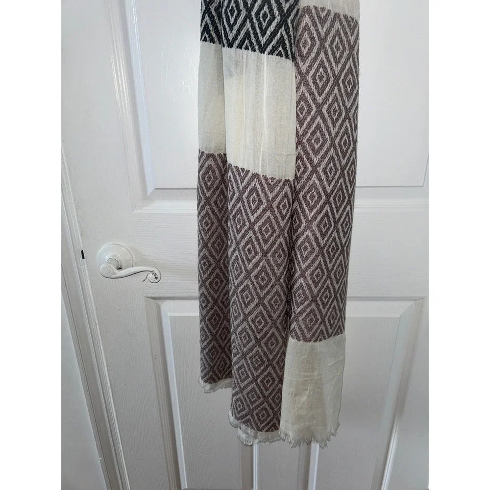 Nalini Scarf Geometric Diamond Pattern White Black Purple Cotton Blend Wrap Cape